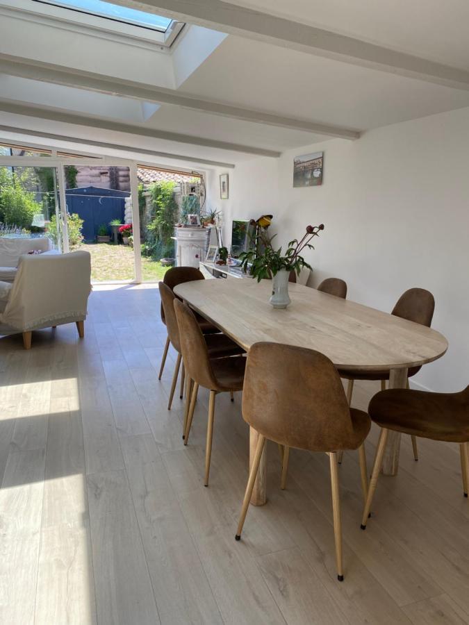 לינה וארוחת בוקר איל-סור-לה-סורג Cote Court מראה חיצוני תמונה
